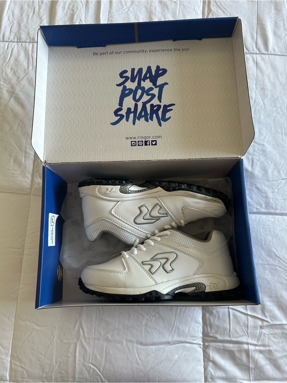Rip-It Ringor White Women's Flite Softball Turf Shoes